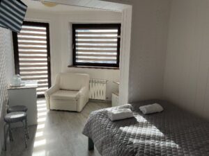 pokoj-willa-anna-osobe-duze-lozko-2