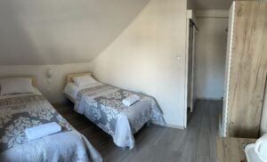 pokój dwoma łóżkami w willi anna w gródku nad dunajcem